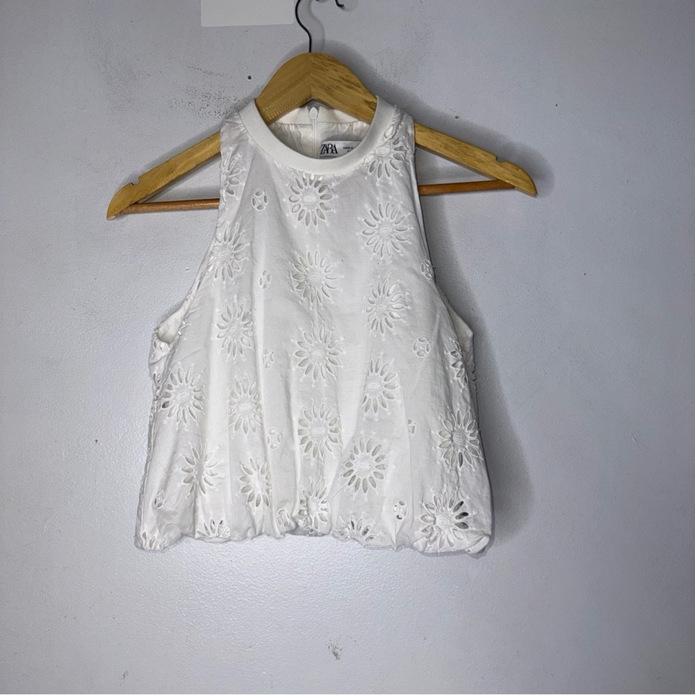 Zara White Boxy‎ Sleeveless Blouse Cut Out Design Bubble Hem White XS